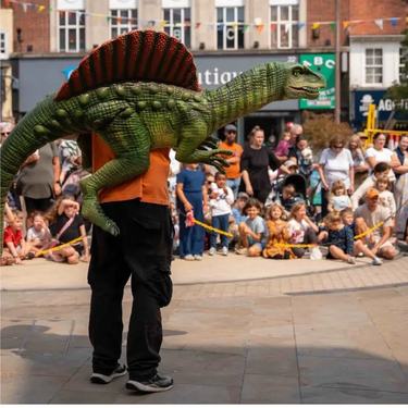Dinosaur Show - Neo the Neovenator