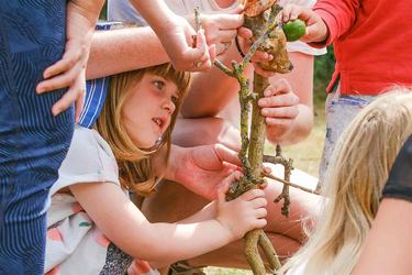 Play! Discover! Share! Goes Wild - Living Theatre Workshop (4-10 years)